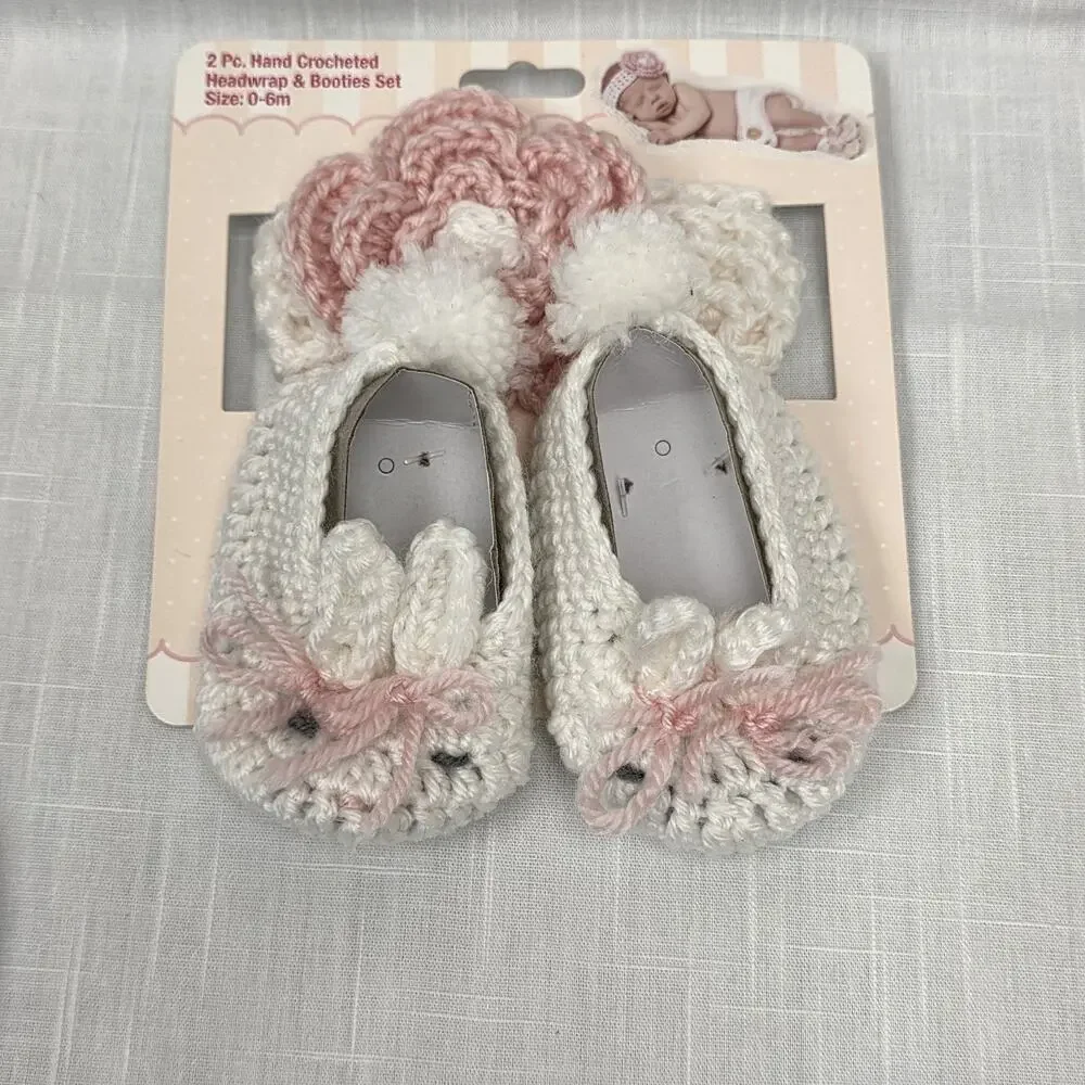 Hand Crocheted Baby Headwrap & Booties Set 0-6 Months Pink White Flower New